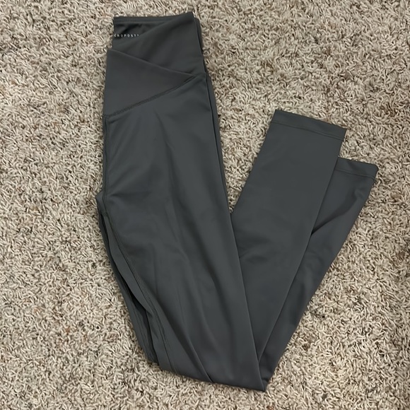 Green Colored Leggings - Picture 2 of 5